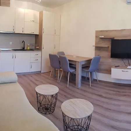 ани Apartment